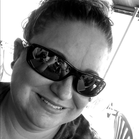 Meet your Posher, Angela - Picture 1 of 1